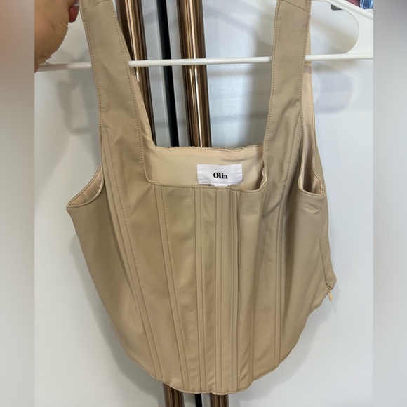 Vici NWT faux leather crop top sleeveless - Picture 5 of 10